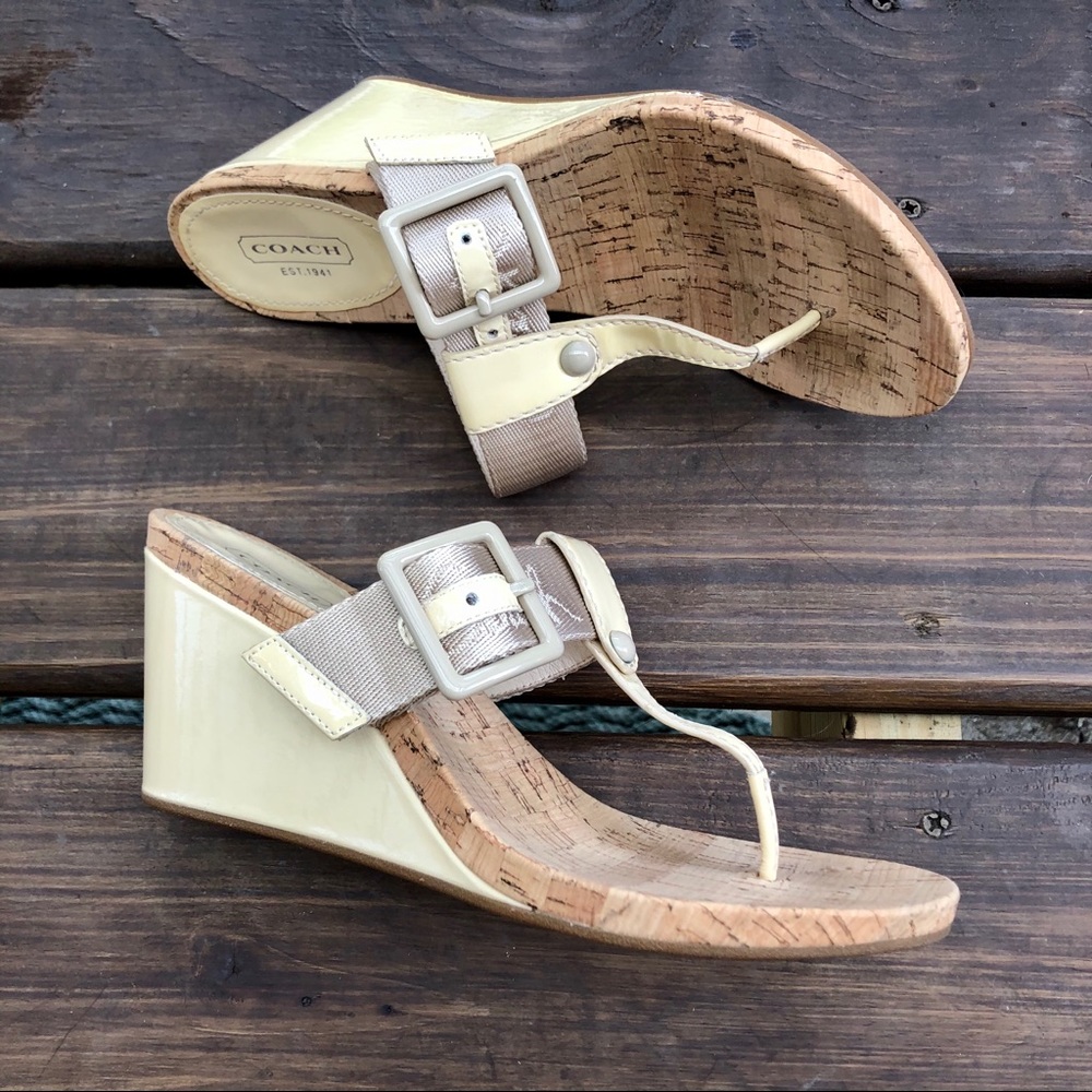7.5 Coach Bernadette Q611 thong cork taupe wedges
